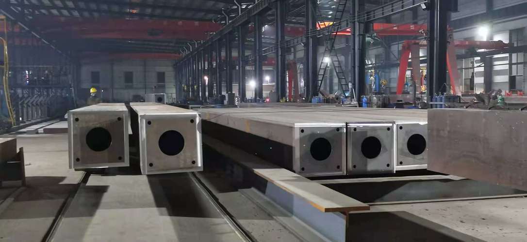钢结构工厂-箱型柱现场加工现场